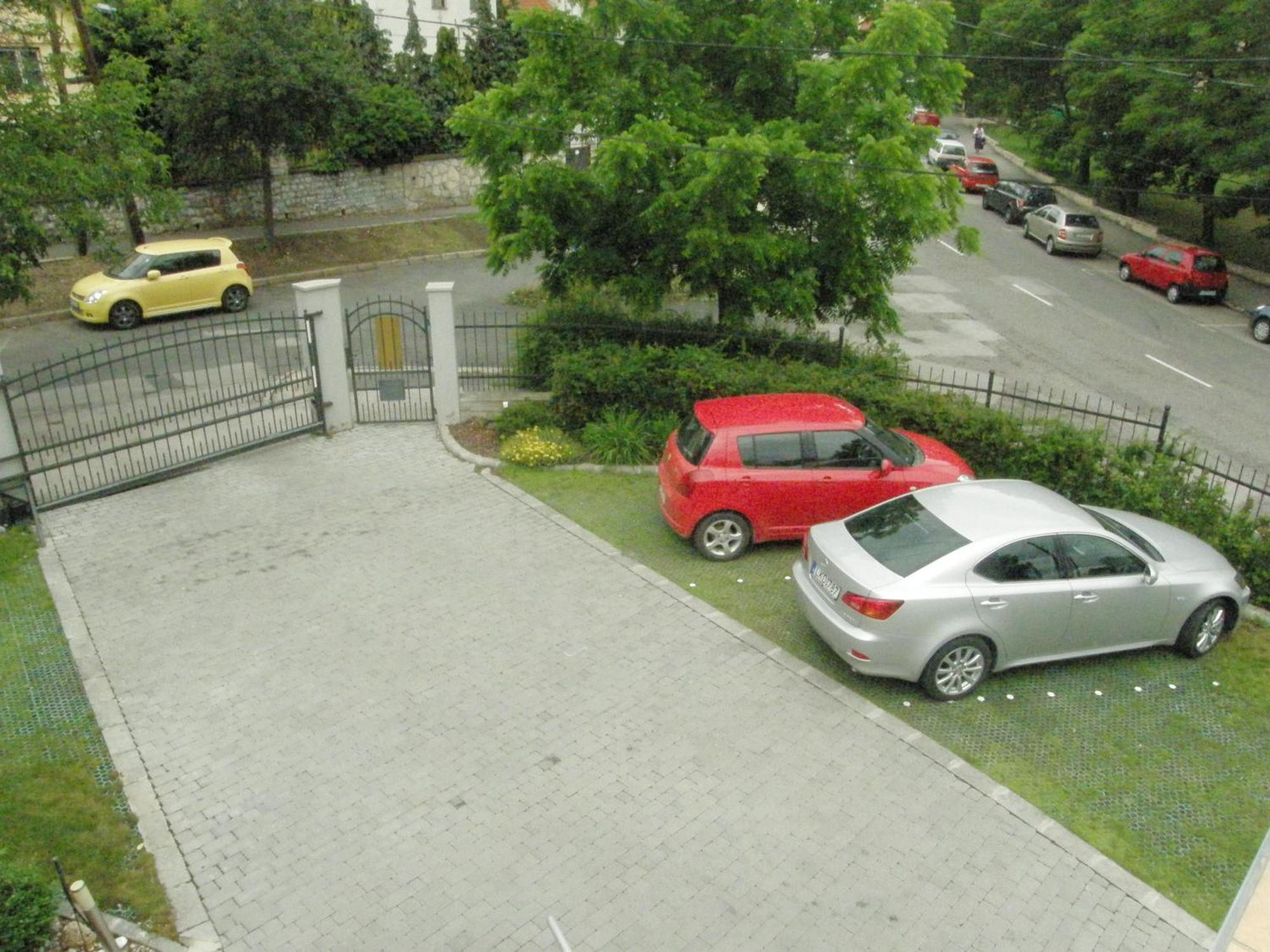 Hotel Promedicum Panzio Veszprém Esterno foto